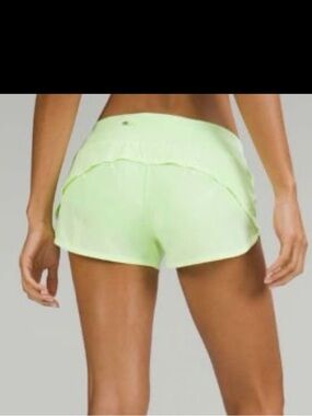 NWT Lululemon Speed Up Low-Rise Lined Short 2.5"
Faded Zap size 14